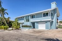 Building Photo - 825 Tarawitt Dr