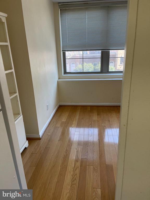 Building Photo - 940 25th St NW