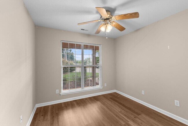 Building Photo - Great Location in the Heart of Madison!