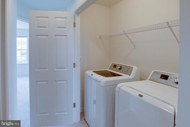 Building Photo - 25636 Pleasant Valley Rd