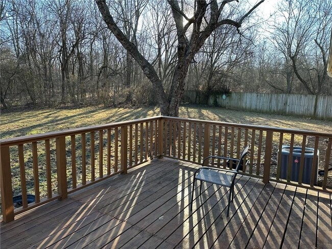 Building Photo - 332 W Nightingale Cir