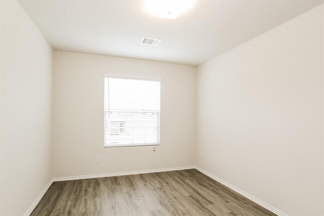 Building Photo - 333 Shelby Meadow Dr