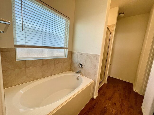 Building Photo - 112 Wind Flower Ln