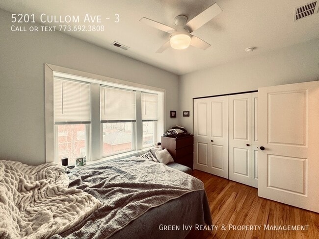 Building Photo - 5201 W Cullom Ave