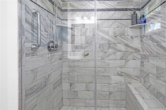 Building Photo - 111 Whispering Sands Cir