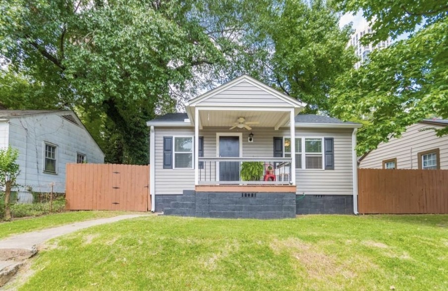 Building Photo - 1272 Lyle Pl NW