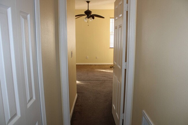 Building Photo - 353 Heather Hills Dr