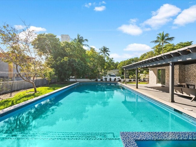 Building Photo - 201 Golden Beach Dr