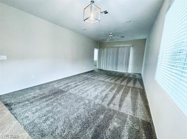 Building Photo - 2583 Darda St