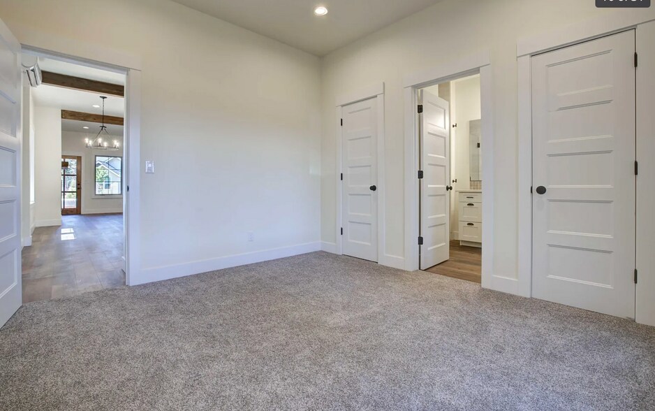 Master - 1020 N Bluebird St