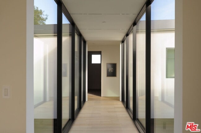 Building Photo - 5208 Sanchez Dr