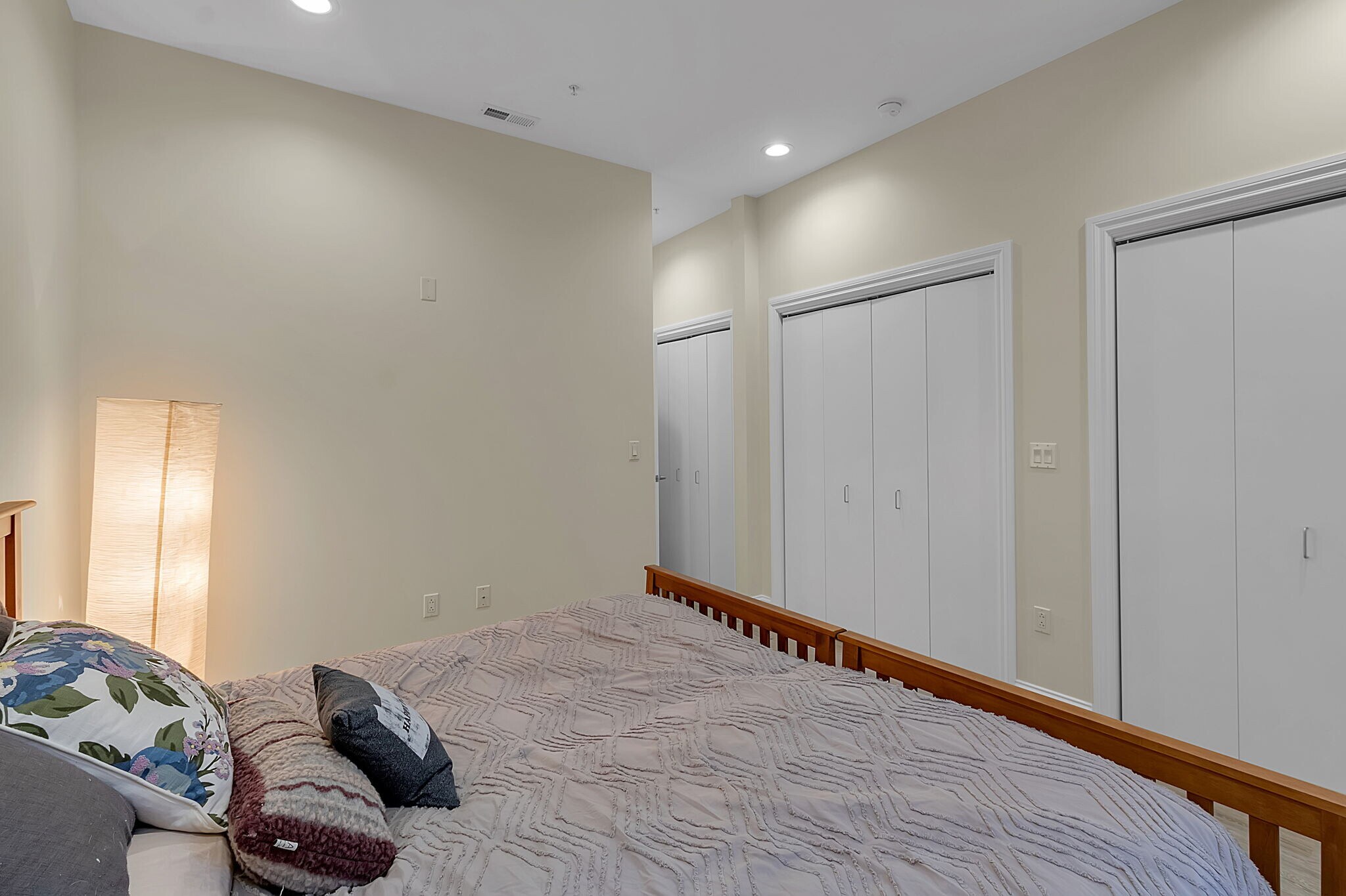 Building Photo - 251 Main St