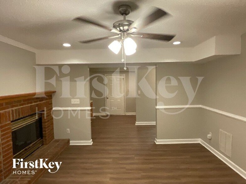 Building Photo - 6004 Stone Bluff Dr