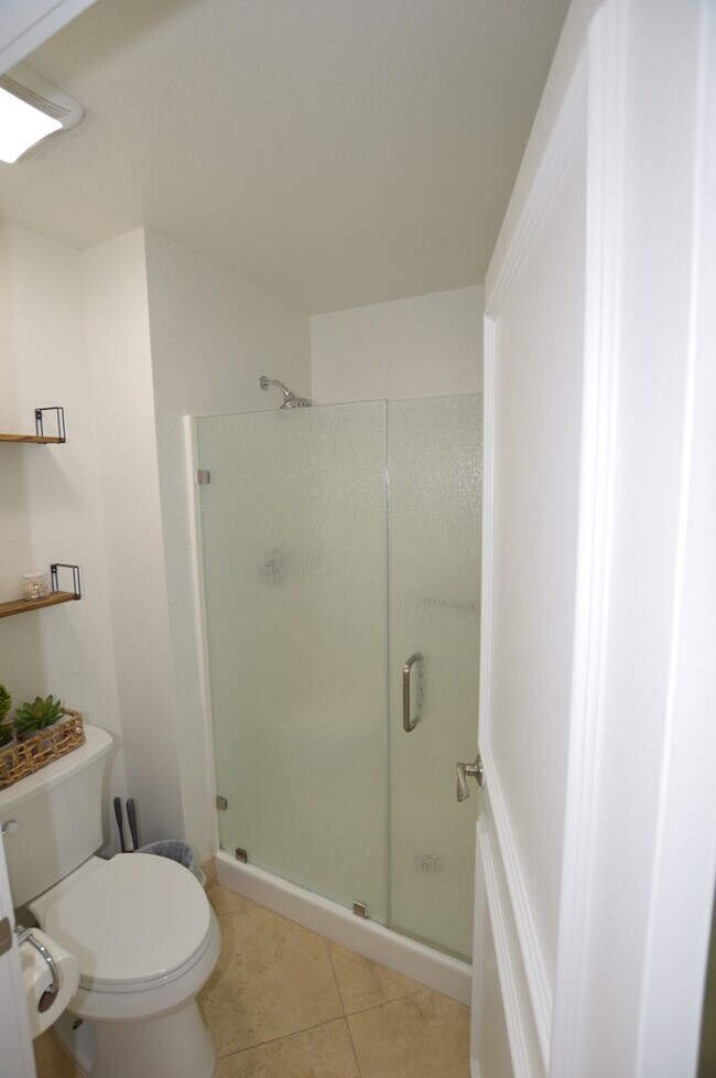 Building Photo - Newly Remodeled & Furnished Luxury Condo Rental near the Las Vegas Strip!