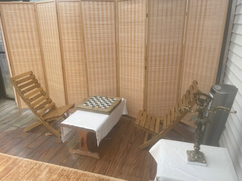 Building Photo - 112 Howard St