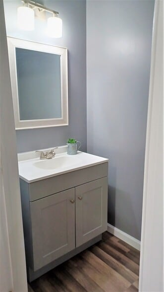 1/2 Bathroom - 135 Hamilton Ave