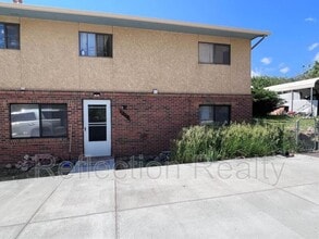 Building Photo - 1419 Langmeyer St