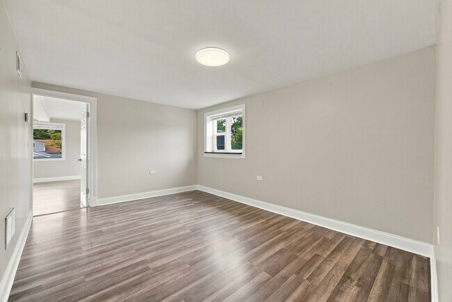 Building Photo - 4904 W Gunnison St