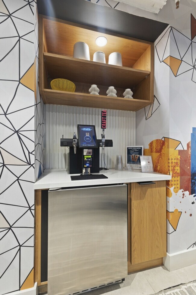 Building Photo - 1500 Arlington Blvd