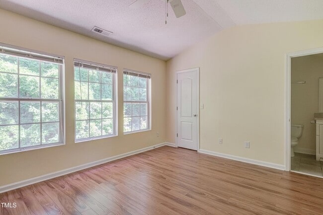 Building Photo - 306 Orchard Park Dr