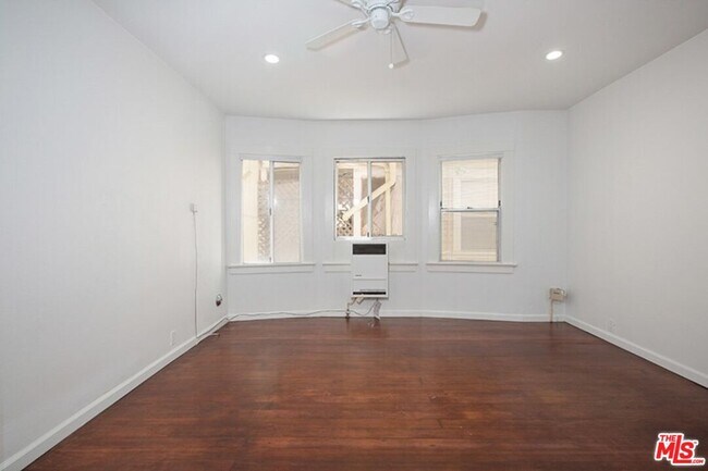 Building Photo - 40 Rose Ave
