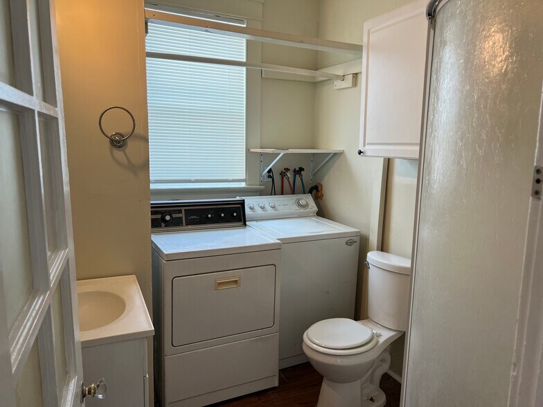 Building Photo - 4411 Cleveland Ave