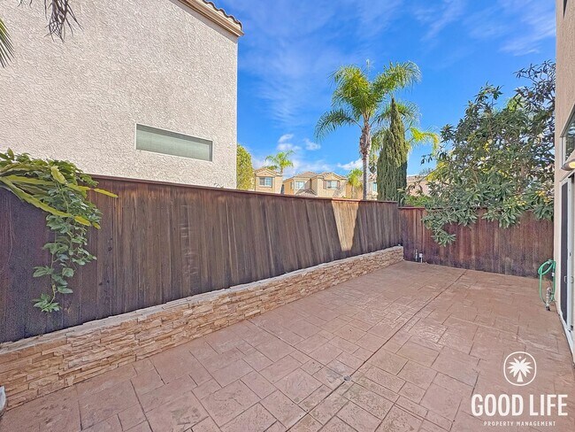 Building Photo - Spacious 4BR Home in Central Mira Mesa