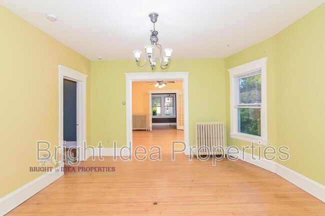Building Photo - 2104 Emerson Ave S