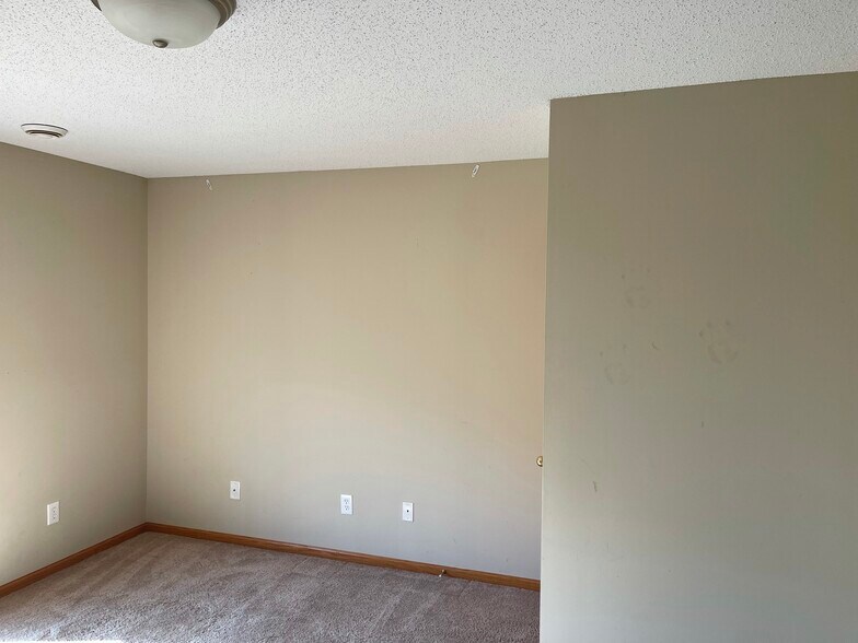 Building Photo - 2015 Brittany Ct