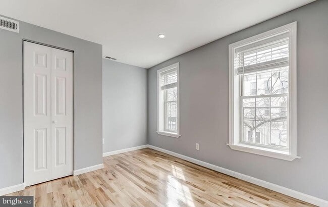 Building Photo - 1049 S Charles St