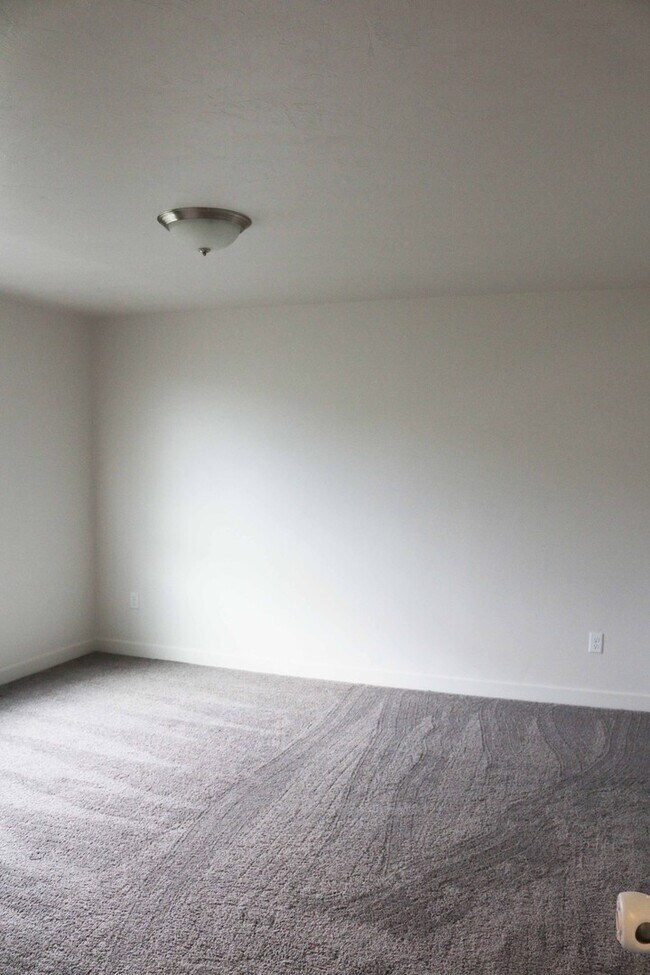 Building Photo - Amazing Townhome in Legacy Ranch!