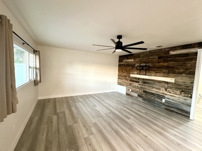 Building Photo - 2315 Tavern Rd