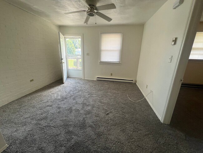 Building Photo - 1416 Moorman Ave NW