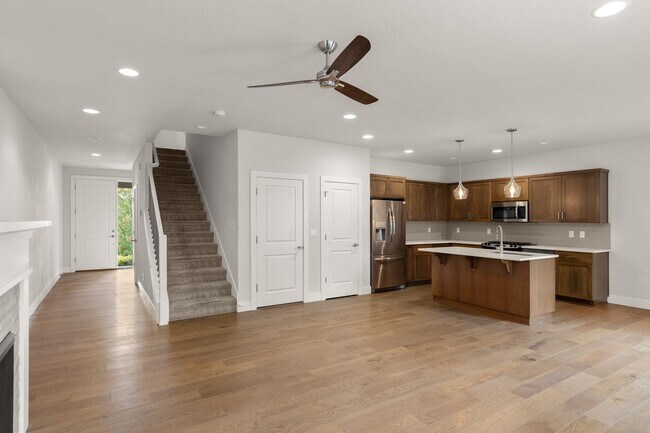 Building Photo - Beautiful 4 Bedroom, 2.5 Bath Home for Rent in Annand Heights, Tigard, OR