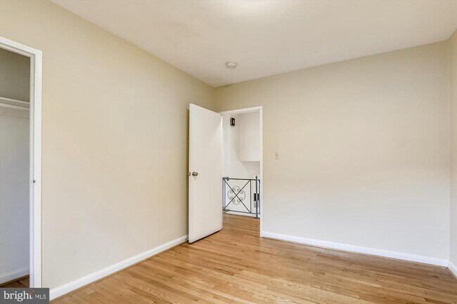 Building Photo - 4503 Traymore St