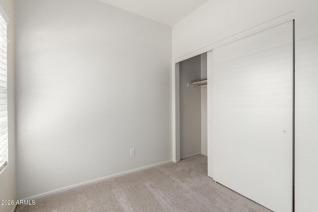 Building Photo - 1126 W Elliot Rd