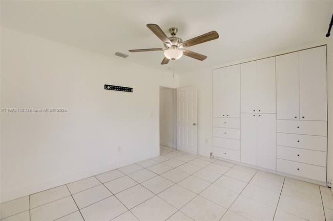 Building Photo - 1240 Peri St