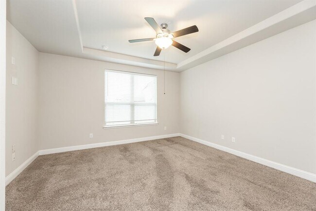 Building Photo - 207 Denfield Ct