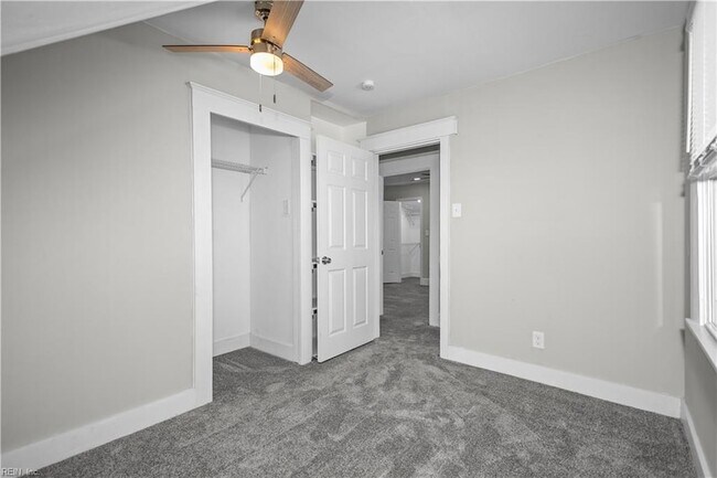 Building Photo - 229 Woodview Ave