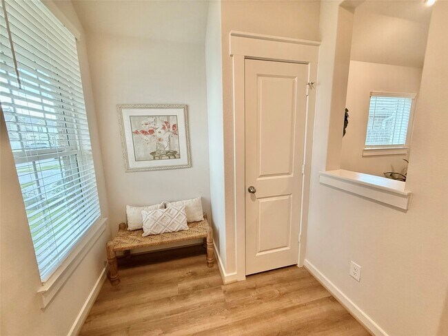 Building Photo - 7534 Coral Ter Dr
