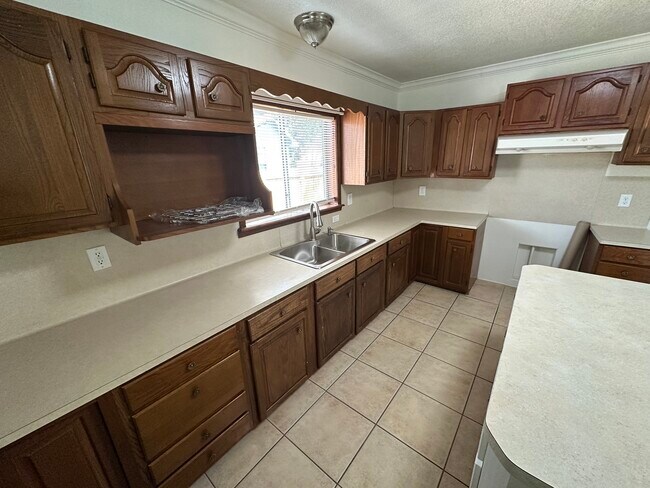 Building Photo - 7811 Helmers St