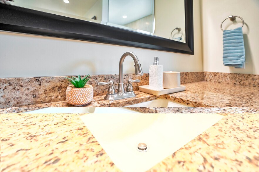 Building Photo - 1627 SW 14th St