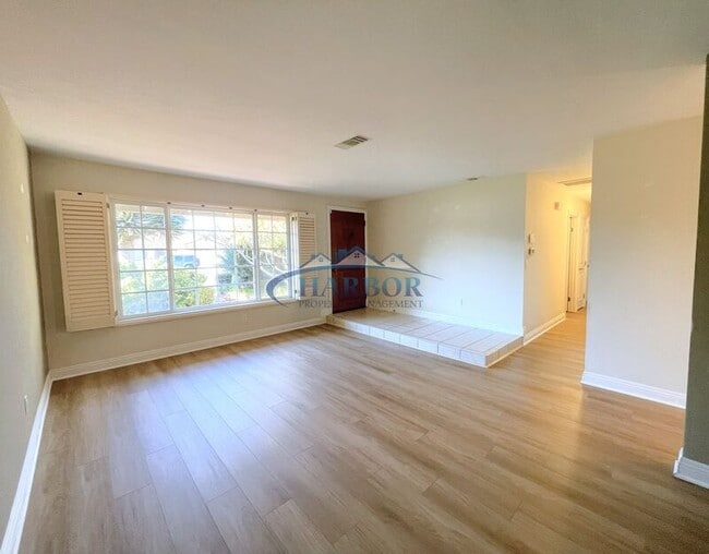 Building Photo - 23708 President Ave