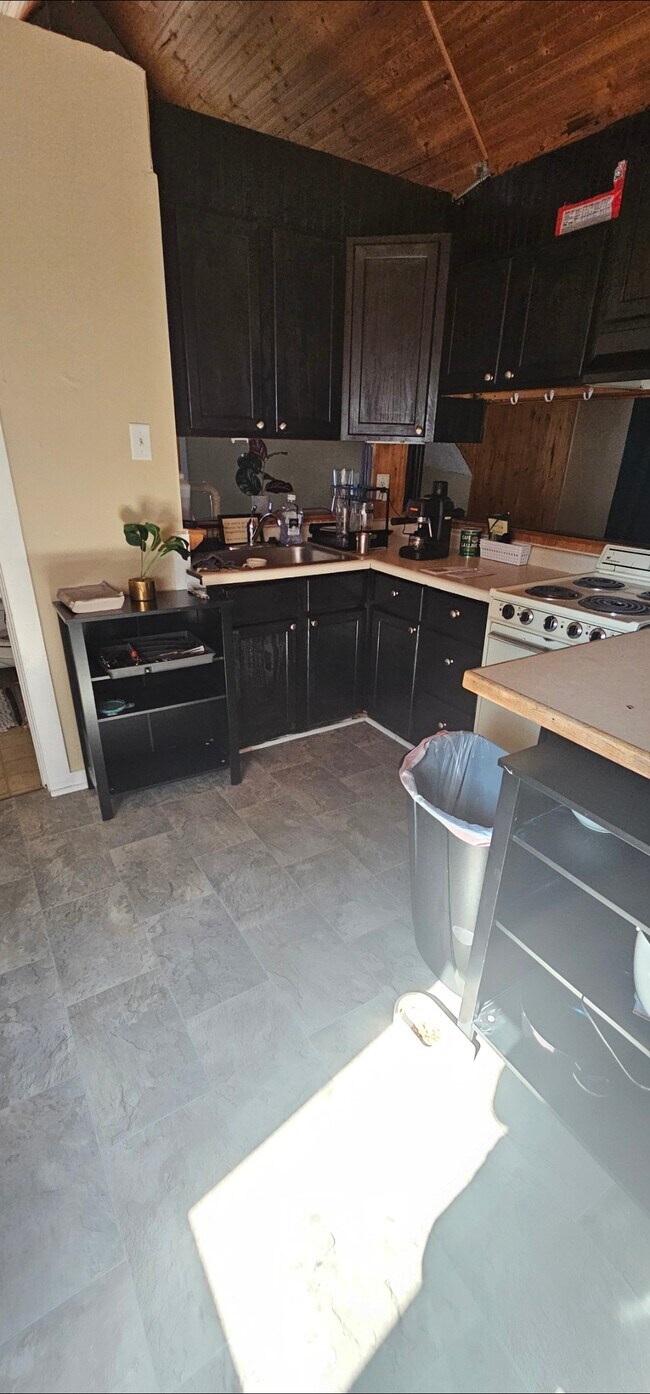 Building Photo - 2830 Starr St