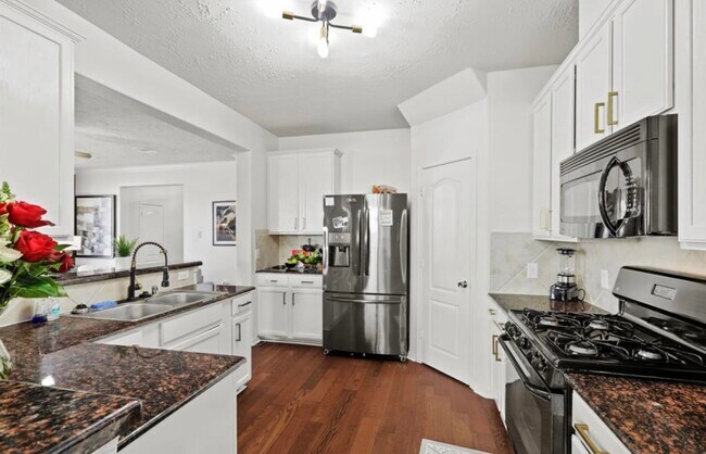 Building Photo - 7402 Hollister Rdg