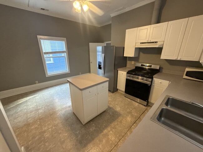 Building Photo - 1003 Curran St NW