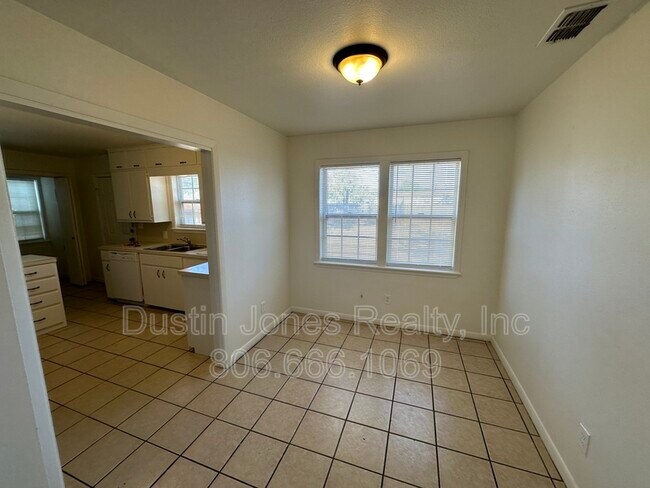 Building Photo - 1516 37th St