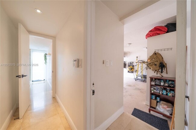 Building Photo - 330 SW 133rd Pl
