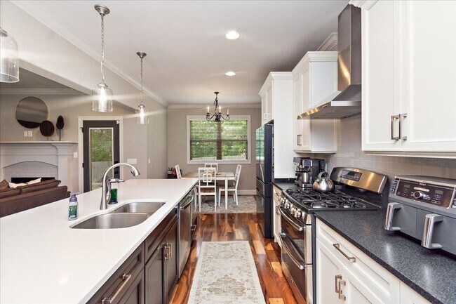 Building Photo - READY FOR SHOWINGS! 4BR Home in Blackman School district