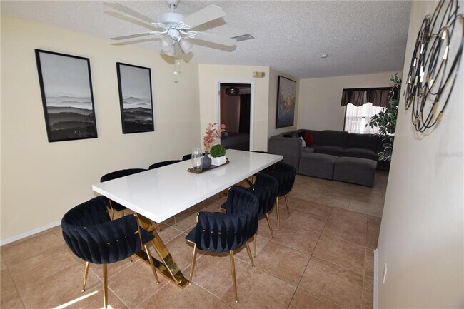 Building Photo - 7748 Indian Ridge Trail S